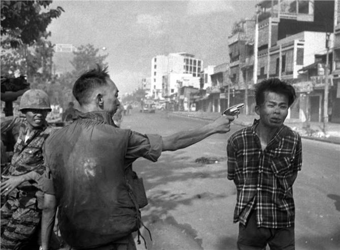 Eddie Adams's Saigon photograph: South Vietnamese police chief Nguyễn Ngọc Loan executing a Vietcong guerrilla.