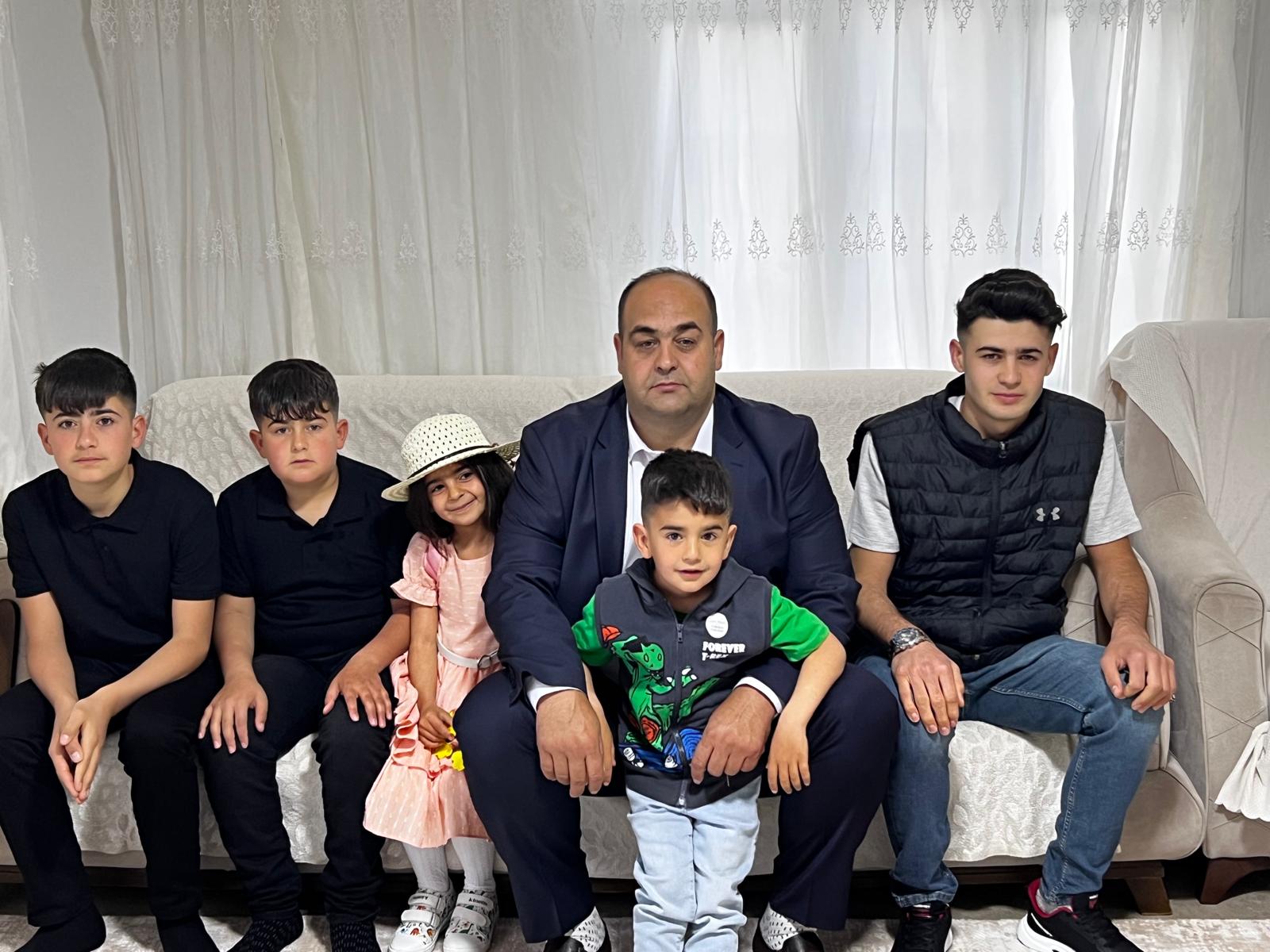 Arif Güran with his children